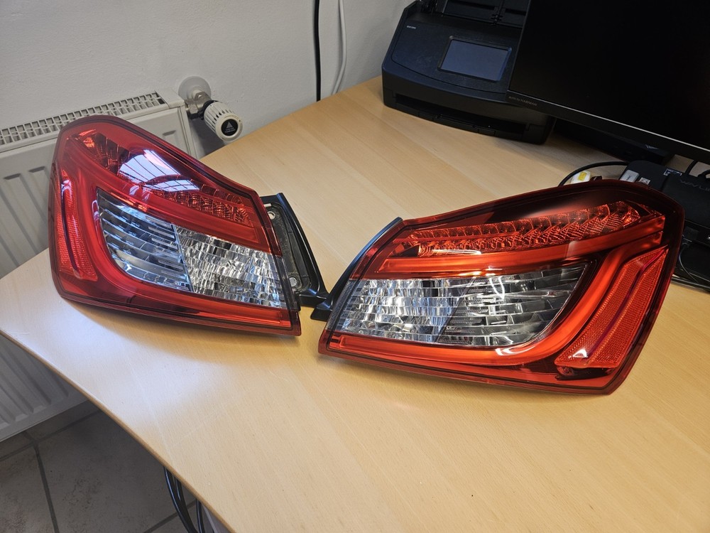 2015 Maserati Ghibli Right Tail Light USA 670004663