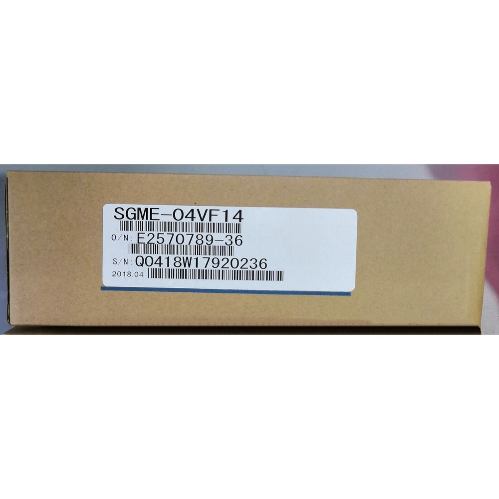 one new SGME-04VF14 servo motor in box #A6-37
