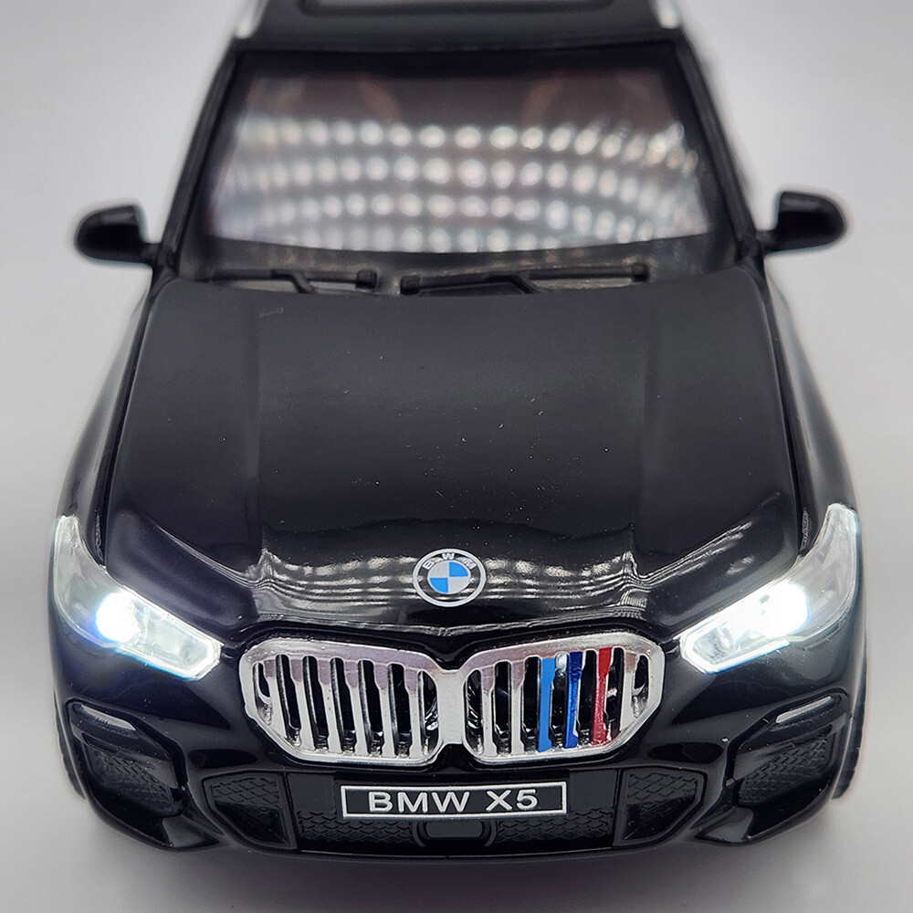 2022 - BMW - X5 - SUV - 1:32 Scale - Diecast Model - Black