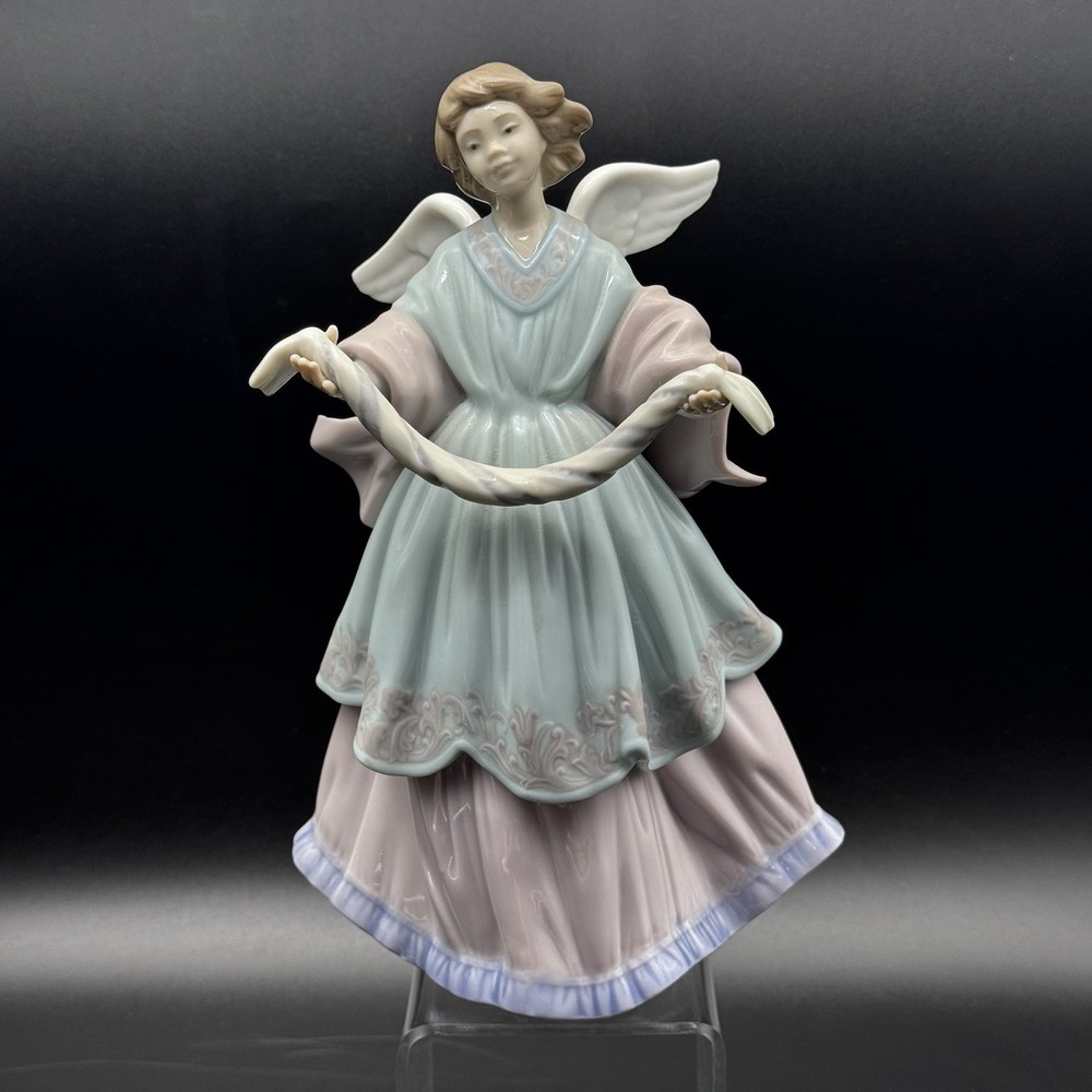 Lladro 1993 Retired Blue Angel Tree Topper 8.5 Inch with Rope Garland Spain #5692
