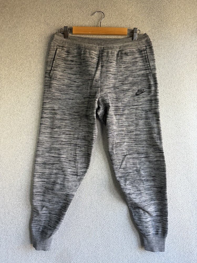 Nike Tech Knit Carbon Heather Gray Joggers Pants Size Medium 832180-091