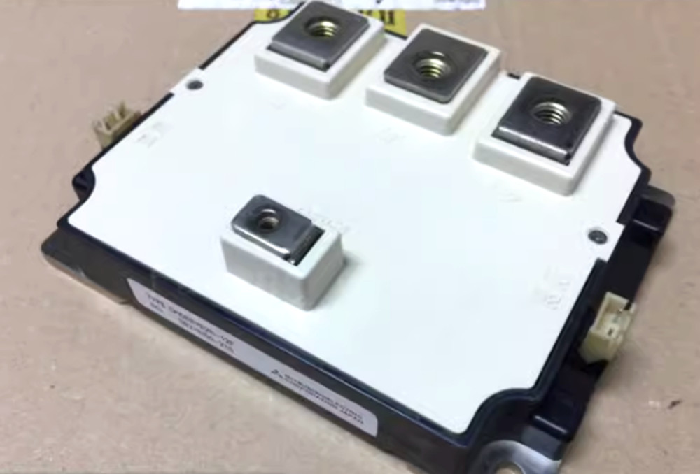 New Mitsubishi CM600YE2N-12F module