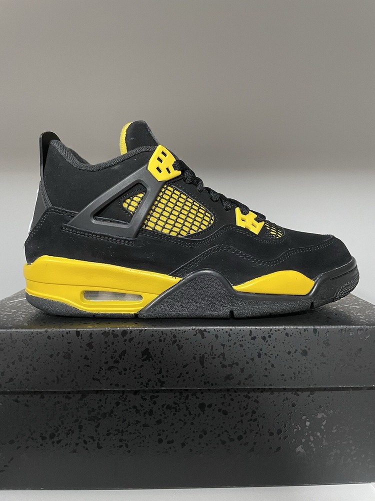 Air Jordan 4 Retro Thunder 2023 Size 13 (DH6927-017) *BRAND NEW SHIPS FAST*