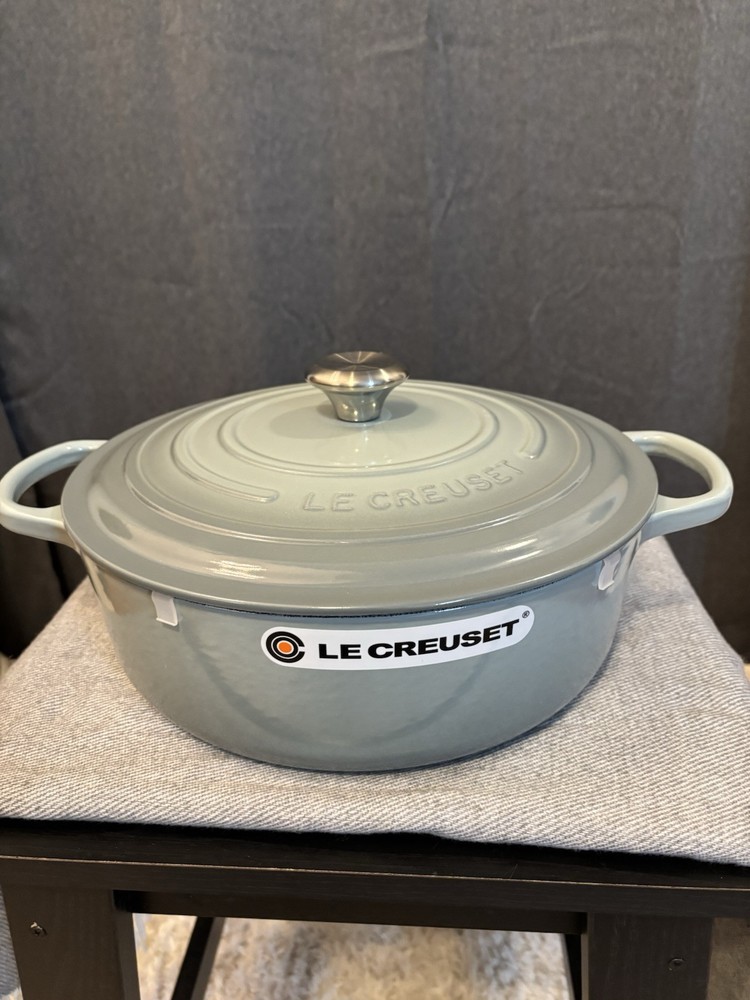 Le Creuset 6.75qt Signature Round Wide Oven in Sea Salt