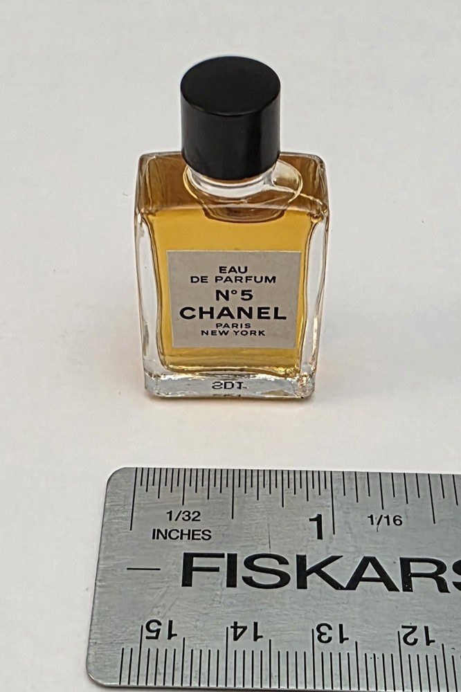 CHANEL No 5  Eau De Parfum .13oz 4ml Miniature Travel Size - New Old Stock