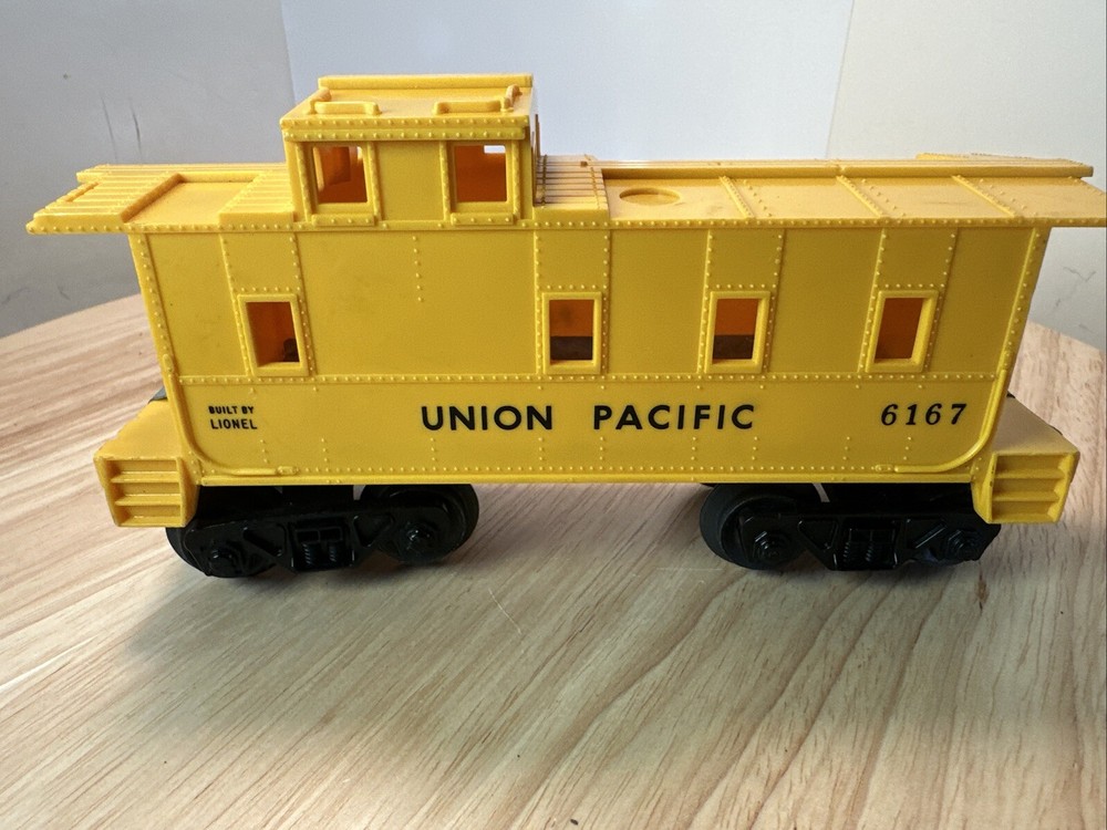 Lionel O Gauge Union Pacific Yellow 6167-85 SP Caboose Late 1960s Postwar