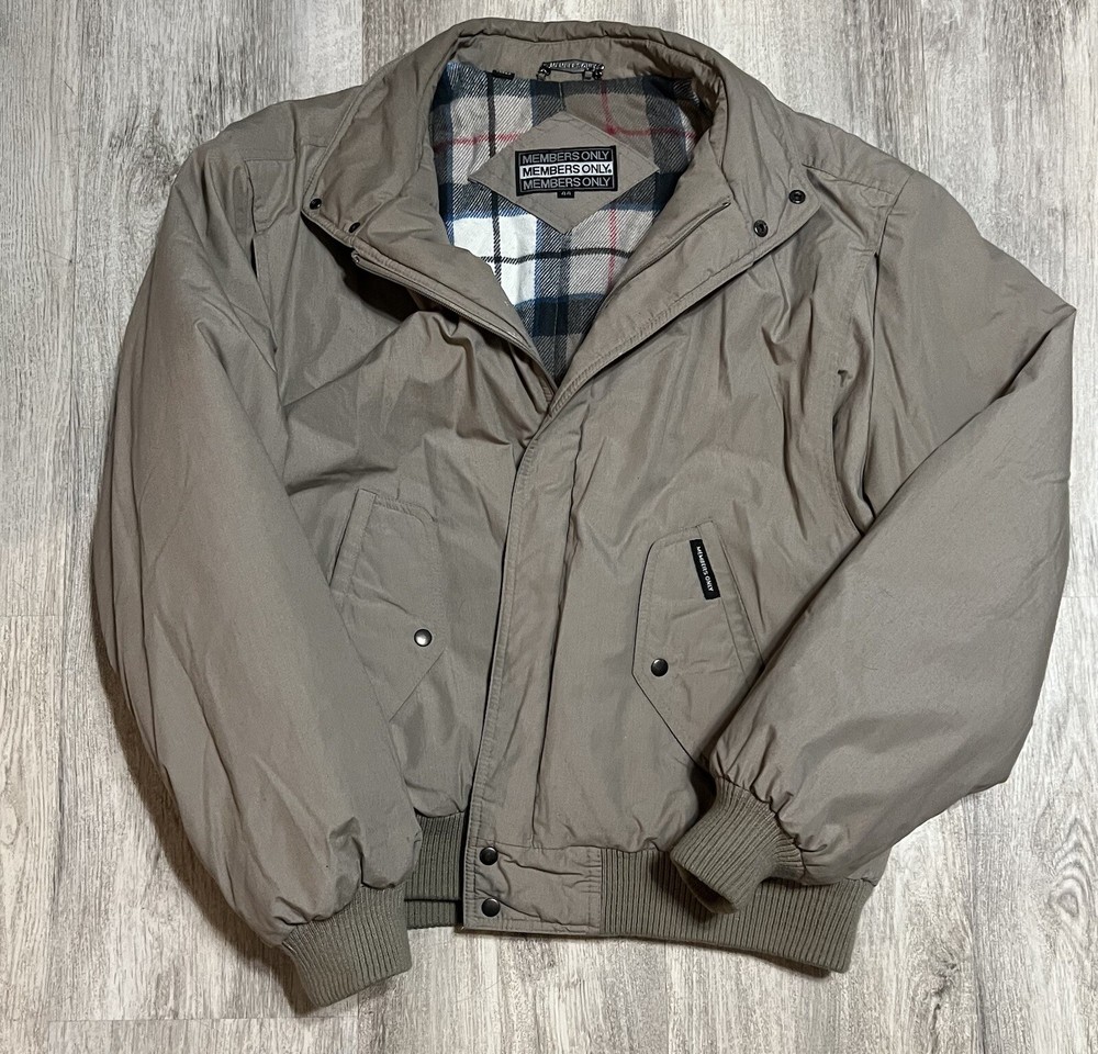 Members Only Jacket in Size 44 - Classic Stylish Fit-image