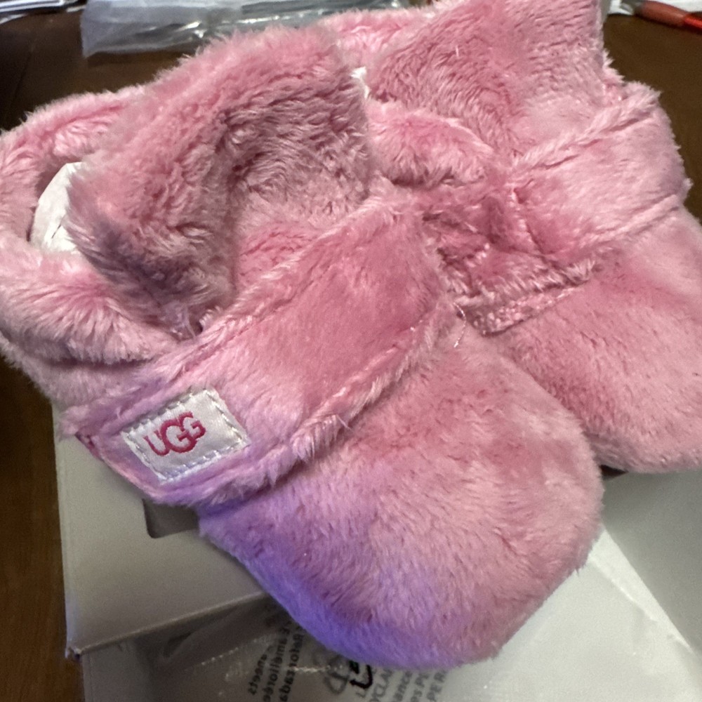 UGG Bixbee Infant Soft Baby Booties Slippers Bubblegum Pink Sz 4/5 NEW IN BOX