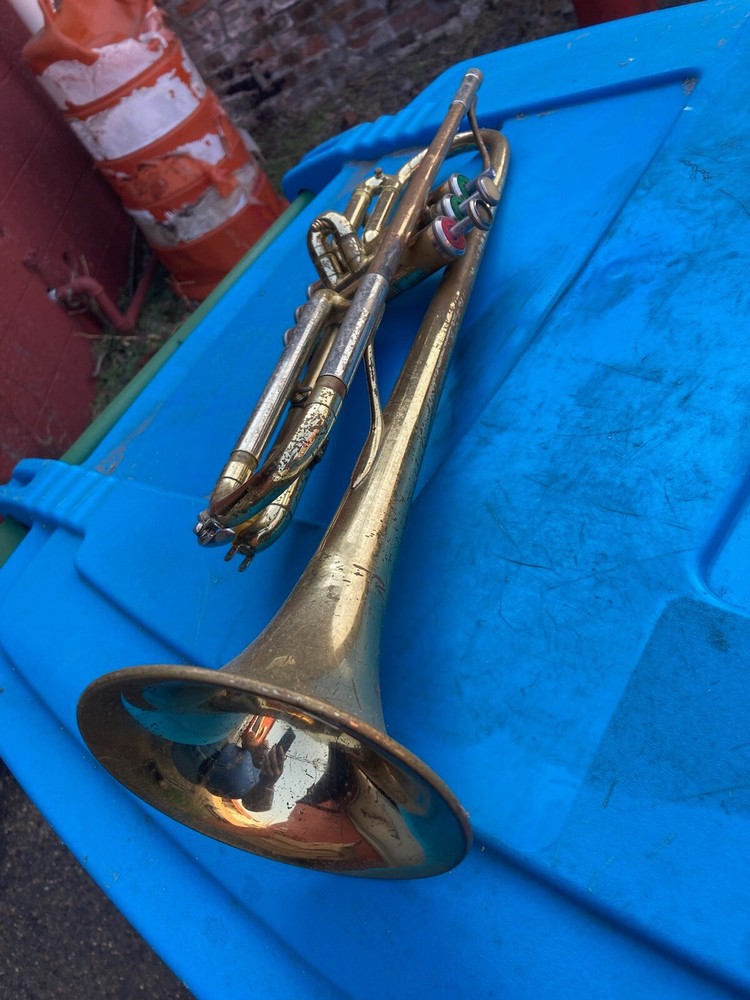 Yamaha ytr-2320 trumpet Japan for parts or restoration
