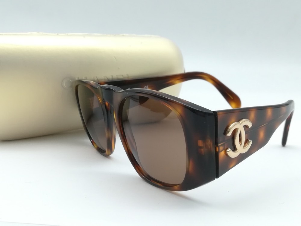 Chanel Coco Mark Tortoise Brown Sunglasses with Gold Hardware 01451