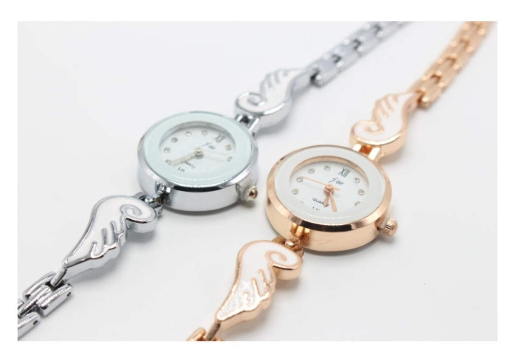 Elegant Quartz Bracelet Watch for Women - Stylish Alloy Band Fashion Timepiece