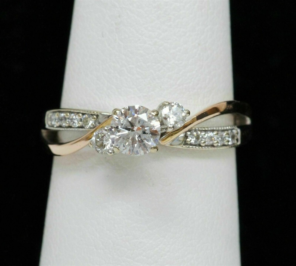 Round Cut Simulated Diamond Pretty Wedding Band Ring In 14k Two Tone Gold Plated