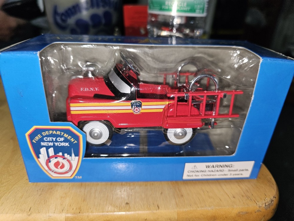 American Heroes FDNY Firetruck Die Cast Pedal Car Train Accessory K-94529