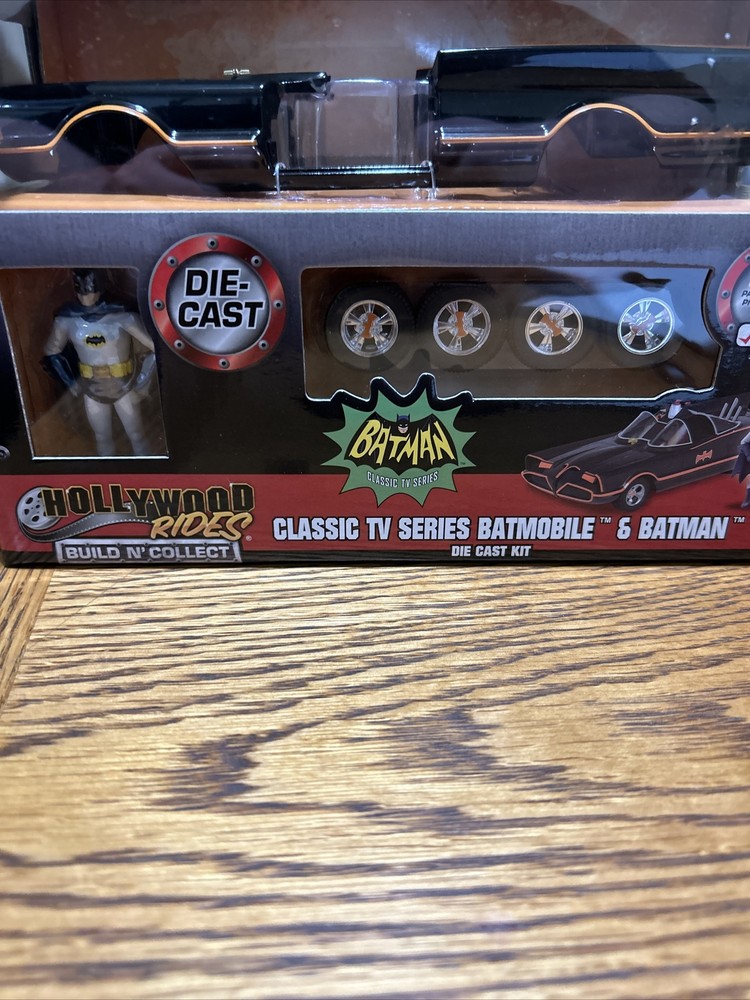 Hollywood Rides Build N' Collect Classic TV '66 Batmobile & Batman Die Cast Kit