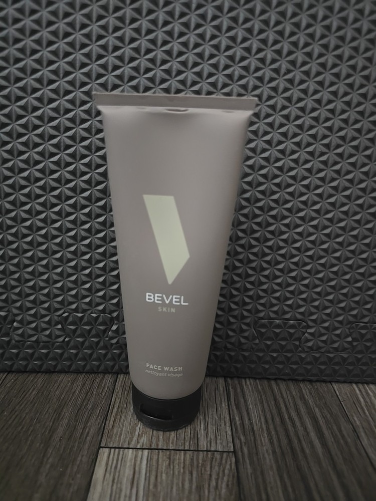BEVEL Skin Face Wash - 4 oz - For Sensitive Skin Men New