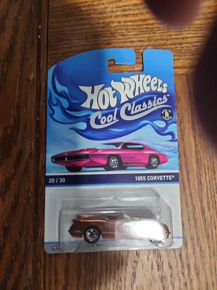Hot Wheels 2014  Cool Classics 20 of 30 1955 corvette