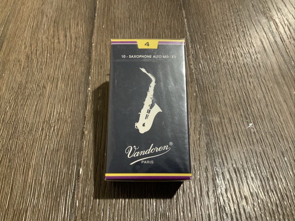 Vandoren Alto Saxophone Reeds Strength 4 Box of 10
