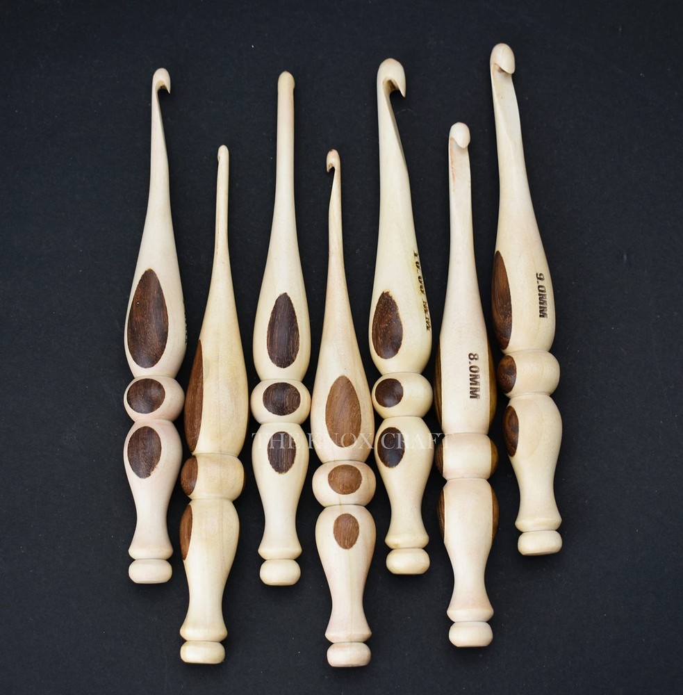 Ergonomic Crochet Hooks for Arthritic Hands - Comfortable Multicolor Needles