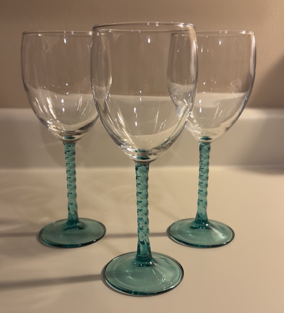 DArques Durand Angelique Aqua Crystal Wine Glasses Set