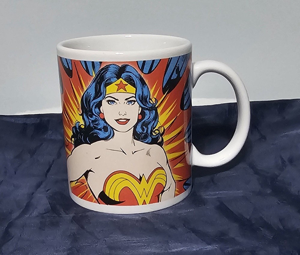 Wonder Woman DC Comics Coffee Cocoa Ceramic Mug 12 Oz
