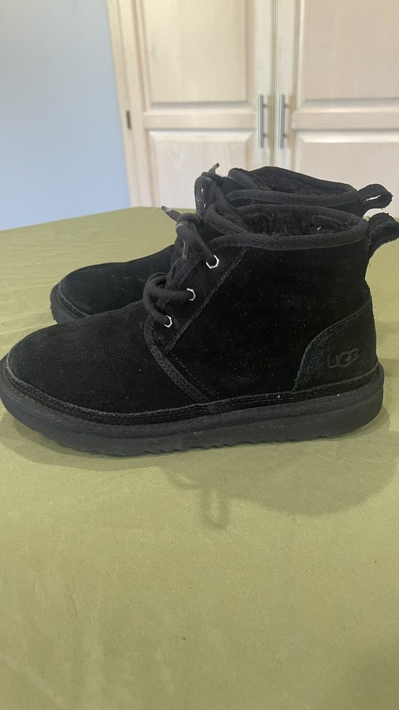 UGG Neumel II Big Kids Boots Size 5  Suede Upper 1017320K