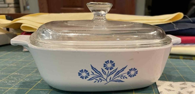 Corning Blue Small Casserole - P-1-B with lid - 1 quart