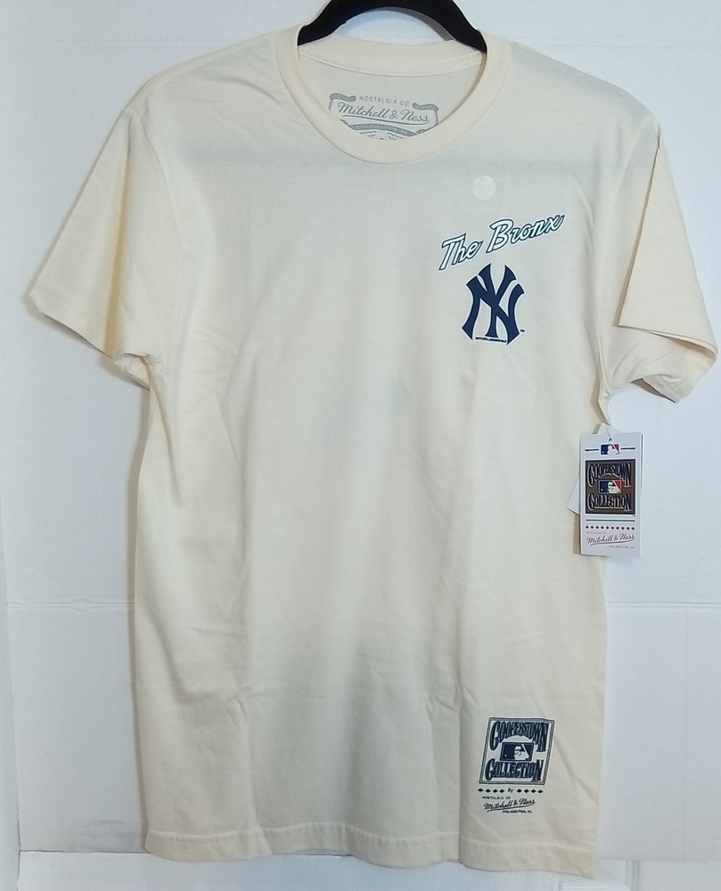 New York Yankees Men’s Brown/Cream Mitchell & Ness T-Shirt Small
