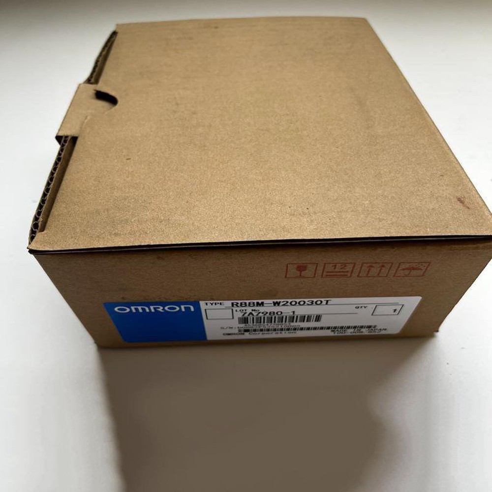 1PCS New Omron Servo Motor R88M-W20030T IN BOX FAST SHIP