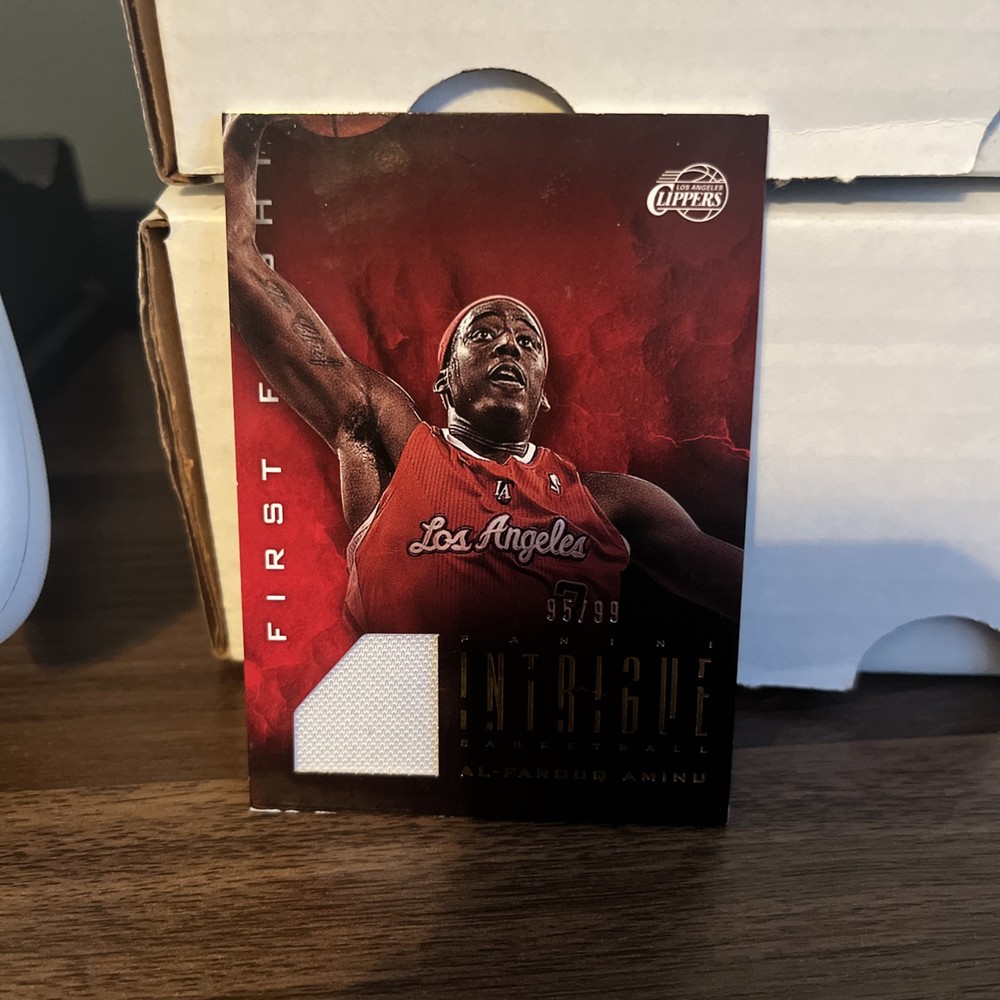 2012-13 Panini Intrigue Luol Deng Top Flight Prime Jersey MEM Patch /10