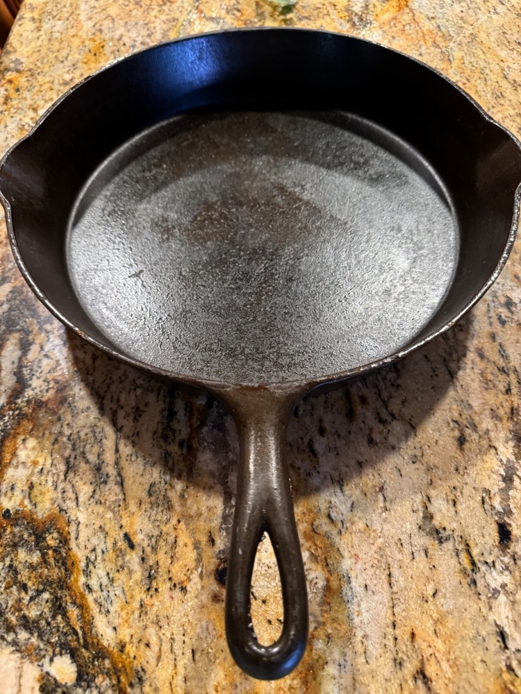 Wagner Ware No 12 Cast Iron Skillet With Heat Ring Center Logo 13