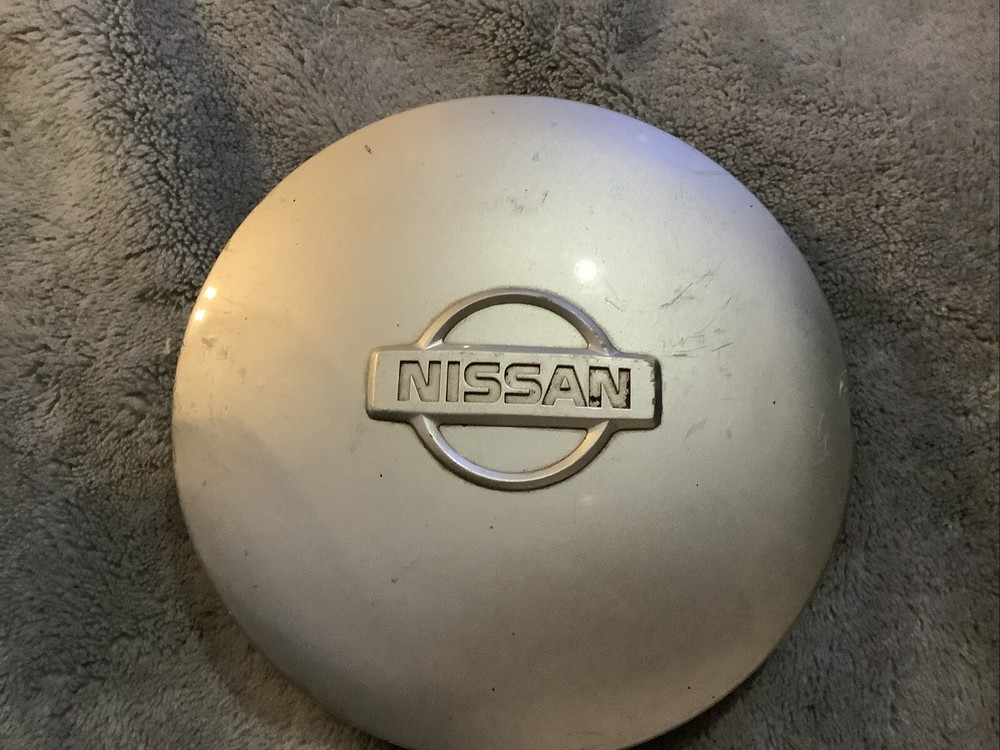 Nissan Centre Caps