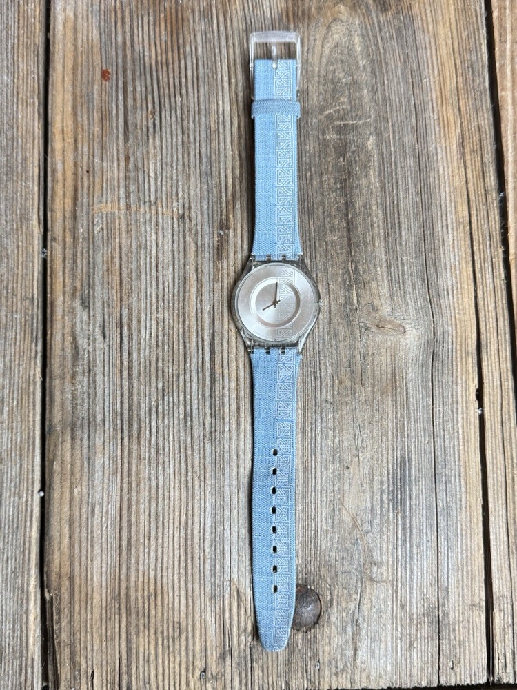 Swatch Watch Skin DREAM LIKE SFK106 Unisex 34mm 2000 In Great Condition