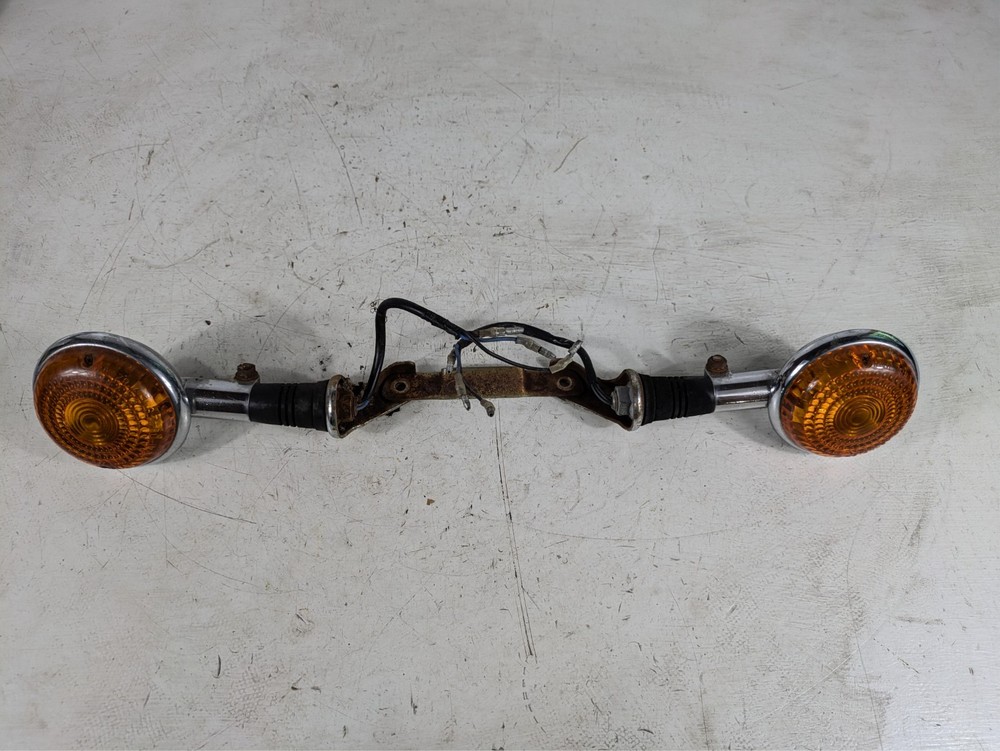 1985 1986 Yamaha Maxim XJ700 XJ 700 Front Turn Signals Blinkers Flashers Mount