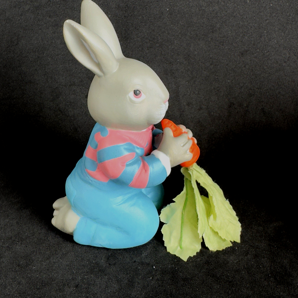 Dept 56 Bunny Rabbit Figurine Eating Carrot Hideaway Hollow Anthropomorphic 4.5