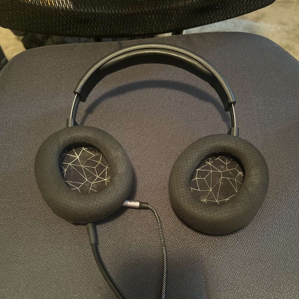 SteelSeries Arctis 1 Wireless Gaming Headset Dongle Lost But Works with Aux Cable