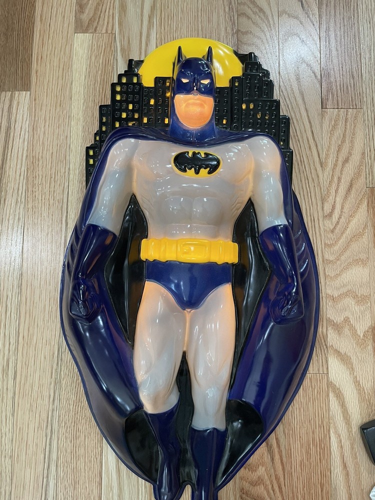 Vintage 1992 Batman DC Comics 3D Lighted Wall Sculpture Blow Mold Headlites