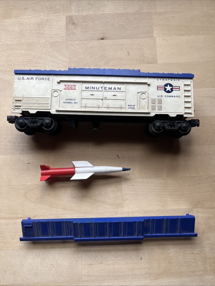 Lionel Postwar 3665 Minuteman Missile Car for Parts Q3 Condition