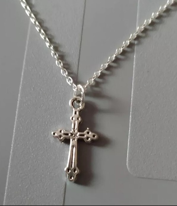 Silver Tone Cross On A silver Plated  Necklace Approx 18 Inches