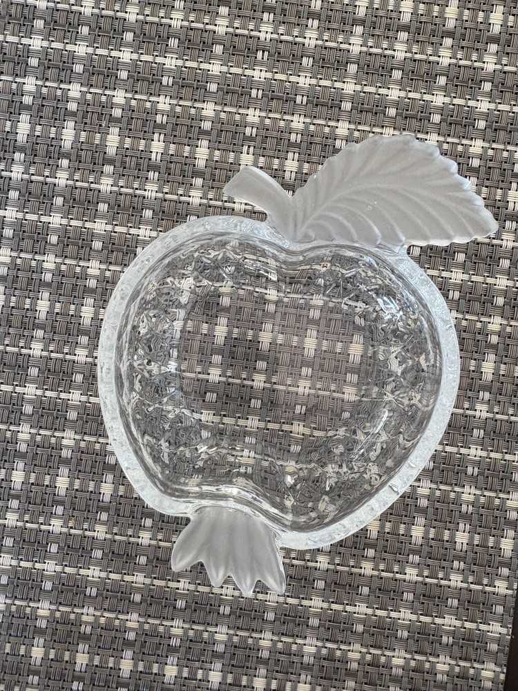 Vintage crystal  candy dish in apple shape, excellent condition.
