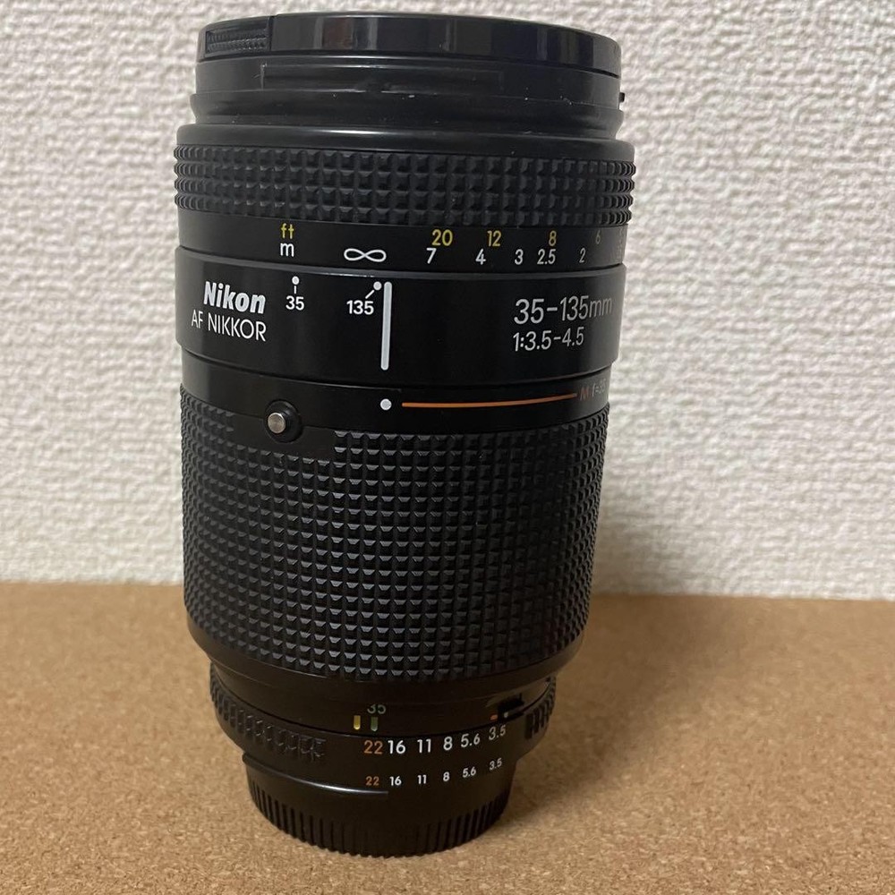 Nikon AF Nikkor 35-135mm F3.5-4.5 zoom lens for F mount with slight wear
