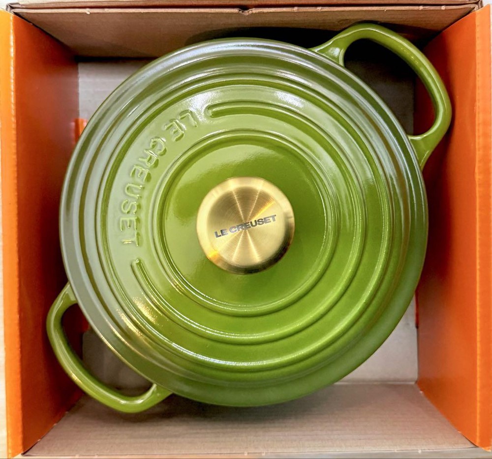Le Creuset Signature Cocotte Rondo 18cm with Olive Gold Knob
