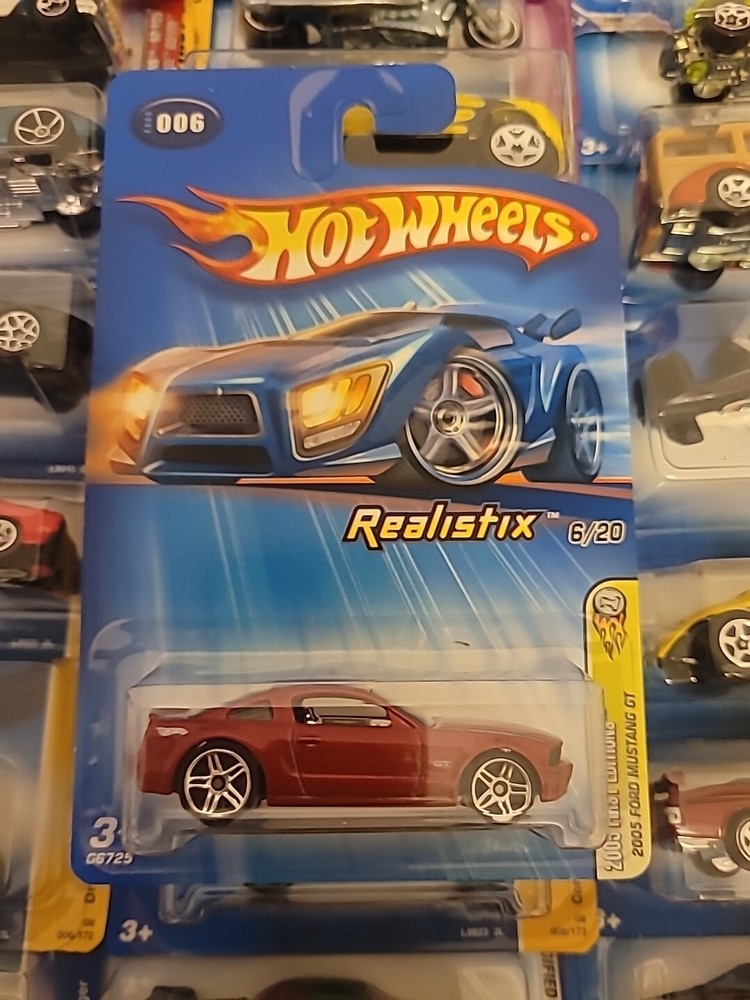 2005 Hot Wheels #6 1st Editions-Realistix 2005 FORD MUSTANG GT Red Blk-Base 5Ysp