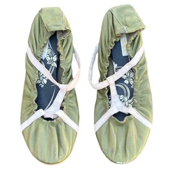 Diesel Women's Leather Olive Green Ballet Flats, size 8