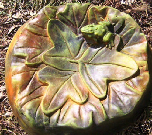 Frog and leaves birdbath plastic mold concrete plaster reusable mould 11