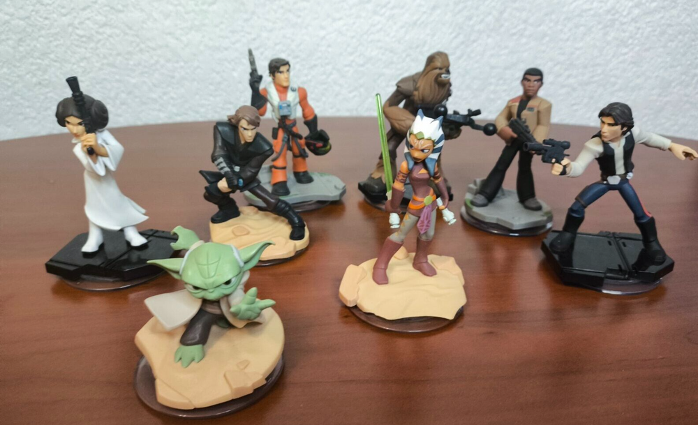 Lot of 8 Disney Infinity Marvel Star Wars Disney Game Figures