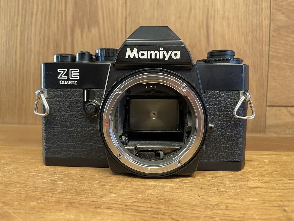 *App Mint : Full Work* Mamiya ZE Quartz SLR 35mm Film Camera Body From Japan