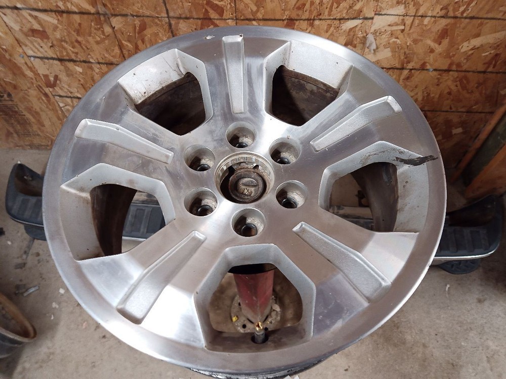 18x8-1/2 Wheel Rim from 2007 GMC Sierra Denali 11388440