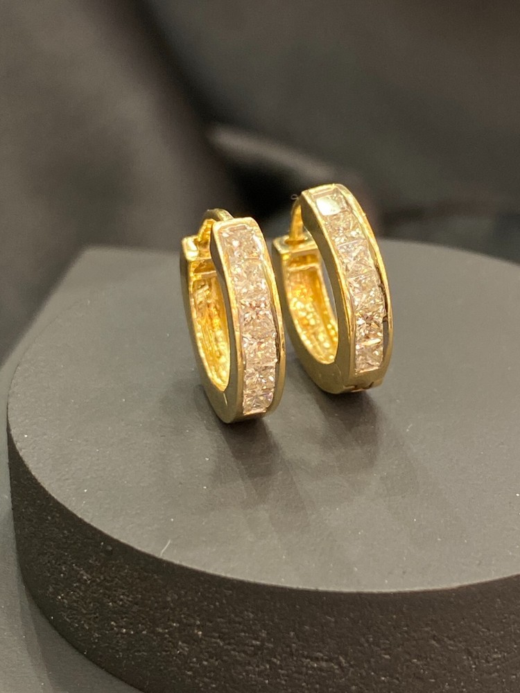 0.96 Cts Princess Cut Natural Diamonds Channel Setting Hoop Earrings In 14K Gold