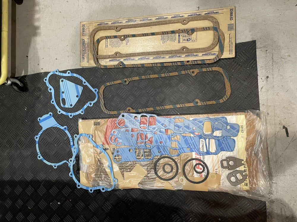 McCord  Valve Cover Gasket Set CV996CE GM V8 Buick Chevy Pontiac  intake gasket