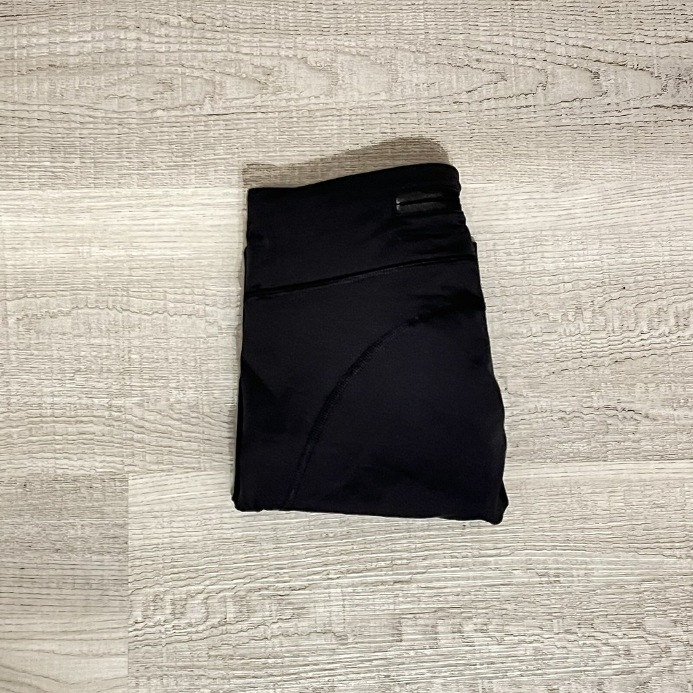 Lulemon Womens Size 2 Black Cropped Athletic Leggings